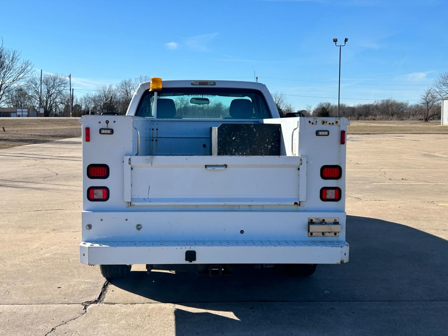 2015 White /Gray Ford F-250 SD (1FDBF2A62FE) with an 6.2L V8 F SOHC 16V engine, 6-Speed Automatic transmission, located at 17760 Hwy 62, Morris, OK, 74445, (918) 733-4887, 35.609104, -95.877060 - Photo#5